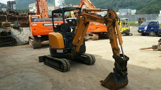 Hyundai R27Z Excavator – Reliable Mini Excavator Model