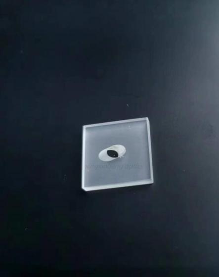 Perforated Mirror with High Laser Damage Threshold, HR-Coated Perforated Lenses with Central Hole – Laser Optics Manufacturer