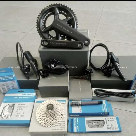 Shimano Ultegra R8100 12-speed DI2 Disc Brake Groupset